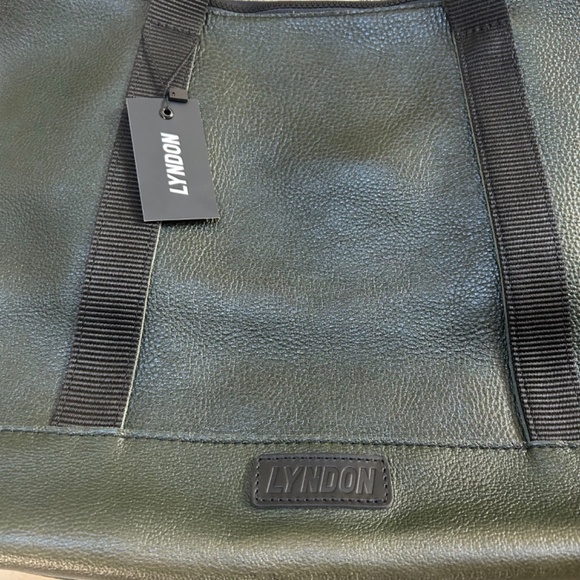 Leather Amazing Lyndon Green Pebbled Duffle Bag. NWT - Picture 3 of 7